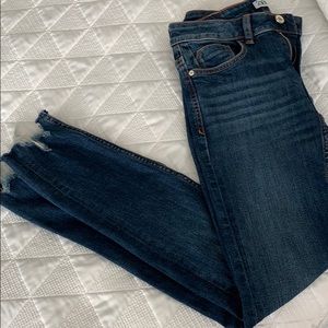 Zara Raw Hem Skinny Jeans size 4
